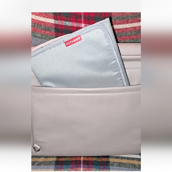 Sweet Skip And Hop Baby Diaper Bag With Changing Pad Beige/Grey Lrg Bag - Picture 5 of 8